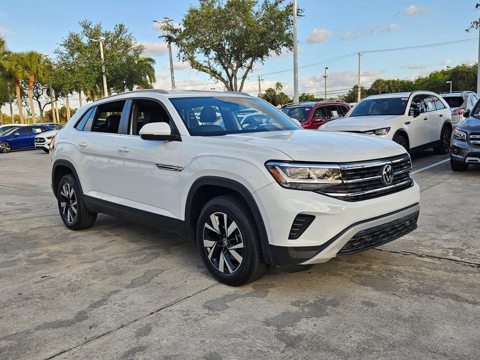 2022 Volkswagen Atlas Cross Sport Vehicle Photo in Pembroke Pines , FL 33027