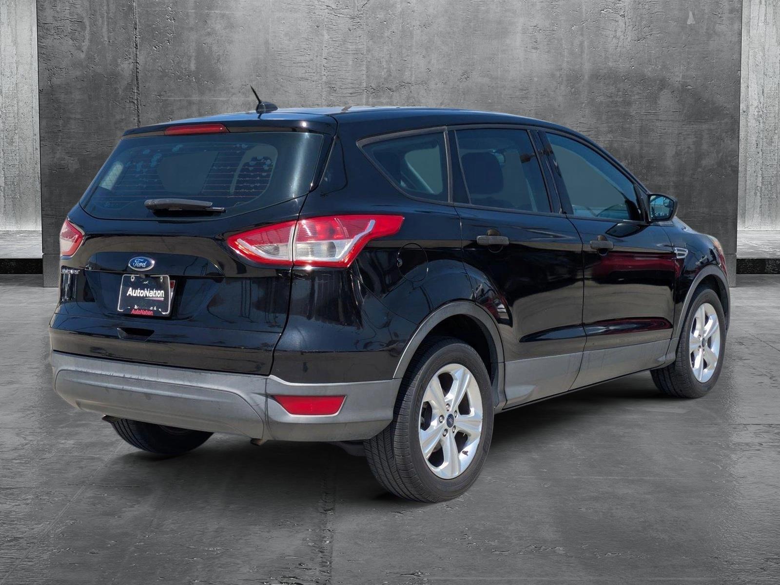 2016 Ford Escape Vehicle Photo in Tustin, CA 92782