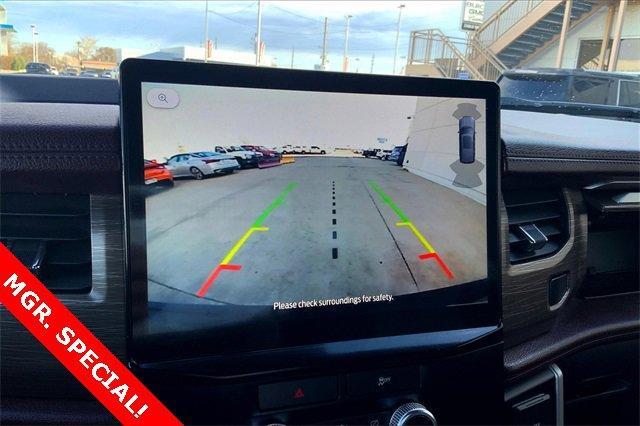 2022 Ford Expedition Vehicle Photo in TOPEKA, KS 66609-0000