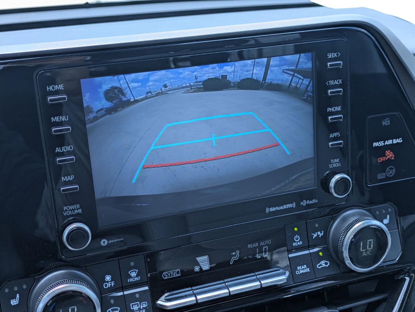 2021 Toyota Highlander Vehicle Photo in SELMA, TX 78154-1460