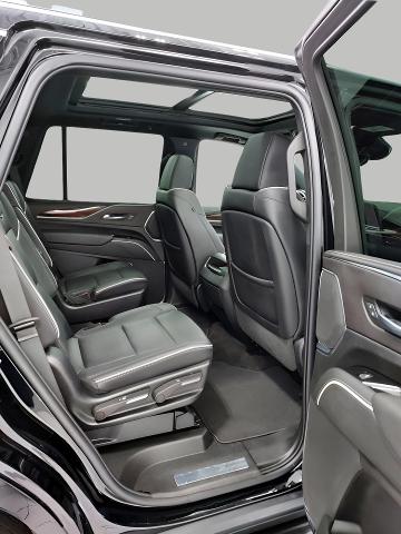 2022 Cadillac Escalade Vehicle Photo in OSHKOSH, WI 54904-7811