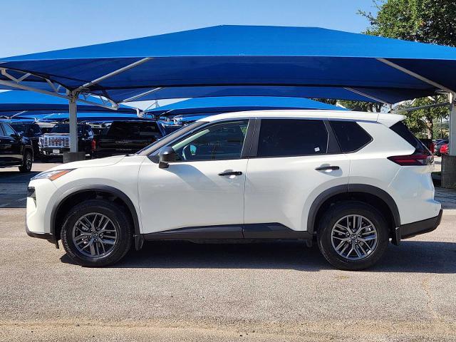 2024 Nissan Rogue Vehicle Photo in DENTON, TX 76210-9321