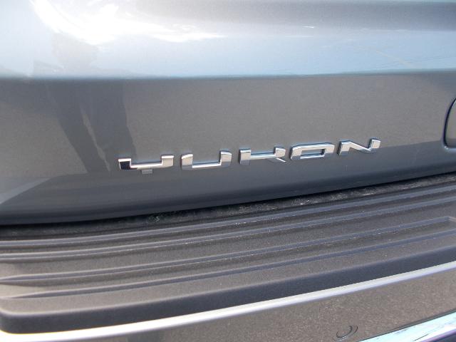 2025 GMC Yukon XL Vehicle Photo in LOWELL, MA 01852-4336