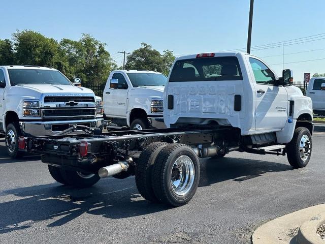 2024 Chevrolet Silverado 5500 HD Vehicle Photo in COLUMBIA, MO 65203-3903