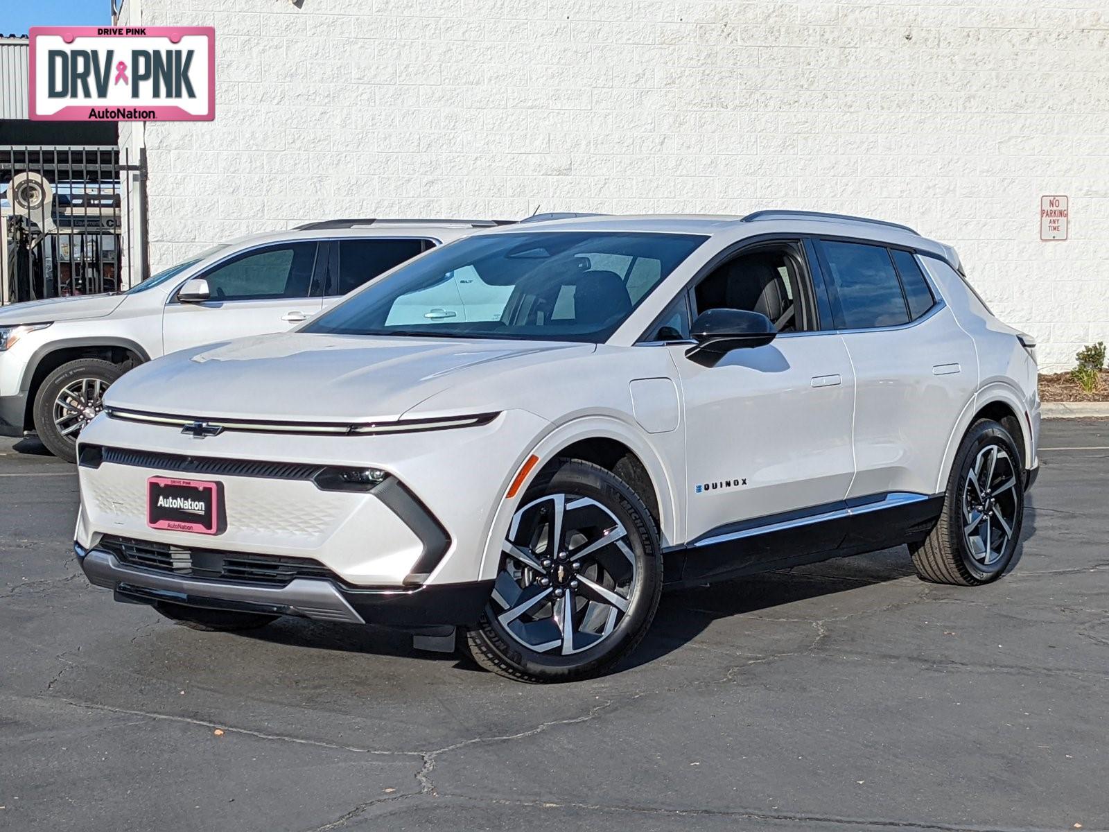 2024 Chevrolet Equinox EV Vehicle Photo in VALENCIA, CA 91355-1705