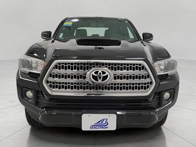 2017 Toyota Tacoma Vehicle Photo in Oshkosh, WI 54904