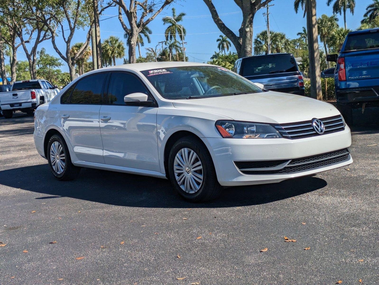 2015 Volkswagen Passat Vehicle Photo in GREENACRES, FL 33463-3207