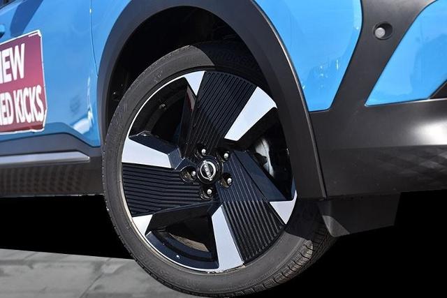 2025 Nissan Kicks Vehicle Photo in Ballwin, MO 63011