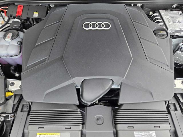 2025 Audi Q8 Vehicle Photo in SUGAR LAND, TX 77478