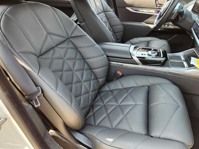 2024 BMW 740i xDrive Vehicle Photo in PLANO, TX 75024