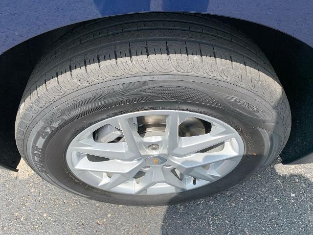 2022 Chevrolet Equinox Vehicle Photo in MOON TOWNSHIP, PA 15108-2571
