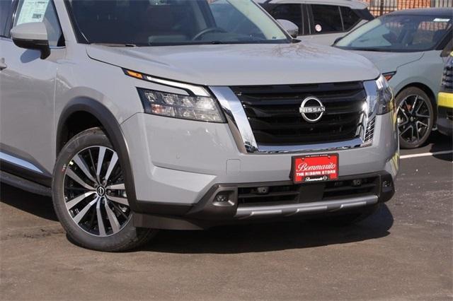 2025 Nissan Pathfinder Vehicle Photo in Hazelwood, MO 63042