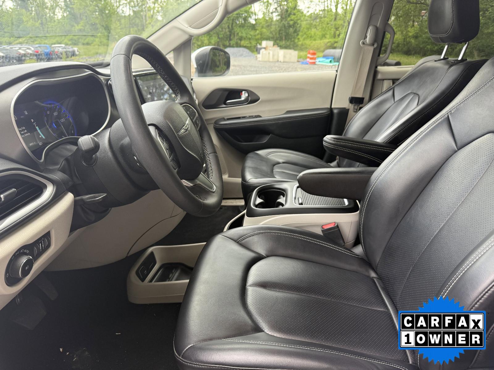 2023 Chrysler Pacifica Vehicle Photo in Harrisburg, PA 17111