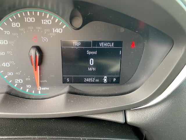 2022 Chevrolet Trax Vehicle Photo in MOON TOWNSHIP, PA 15108-2571