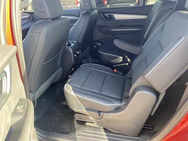 2025 Buick Enclave Vehicle Photo in GOODYEAR, AZ 85338-1310