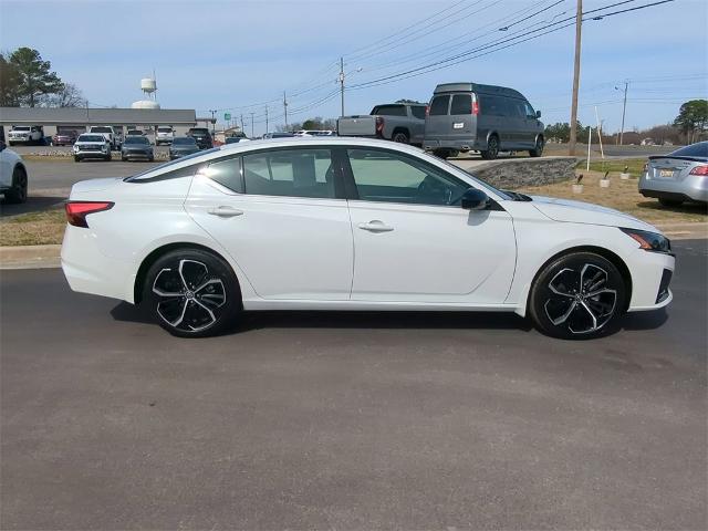 2024 Nissan Altima Vehicle Photo in ALBERTVILLE, AL 35950-0246