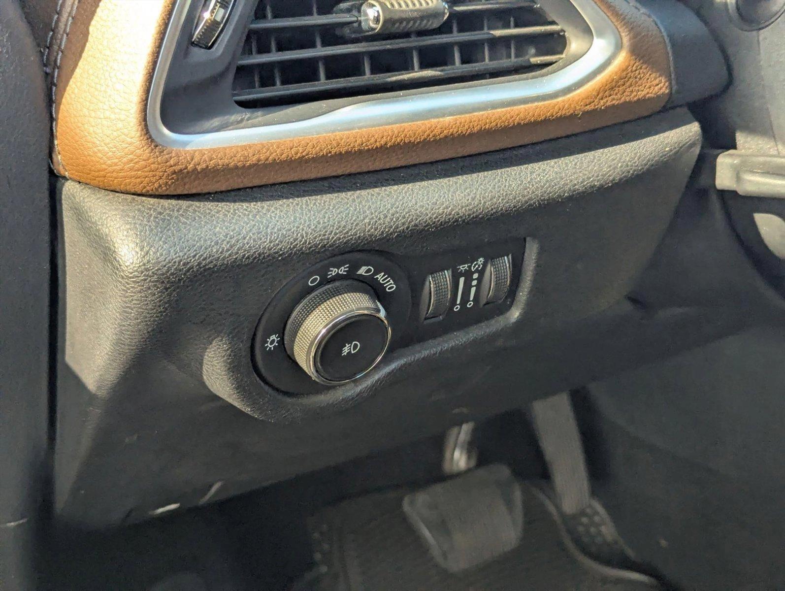2017 Chrysler Pacifica Vehicle Photo in GREENACRES, FL 33463-3207