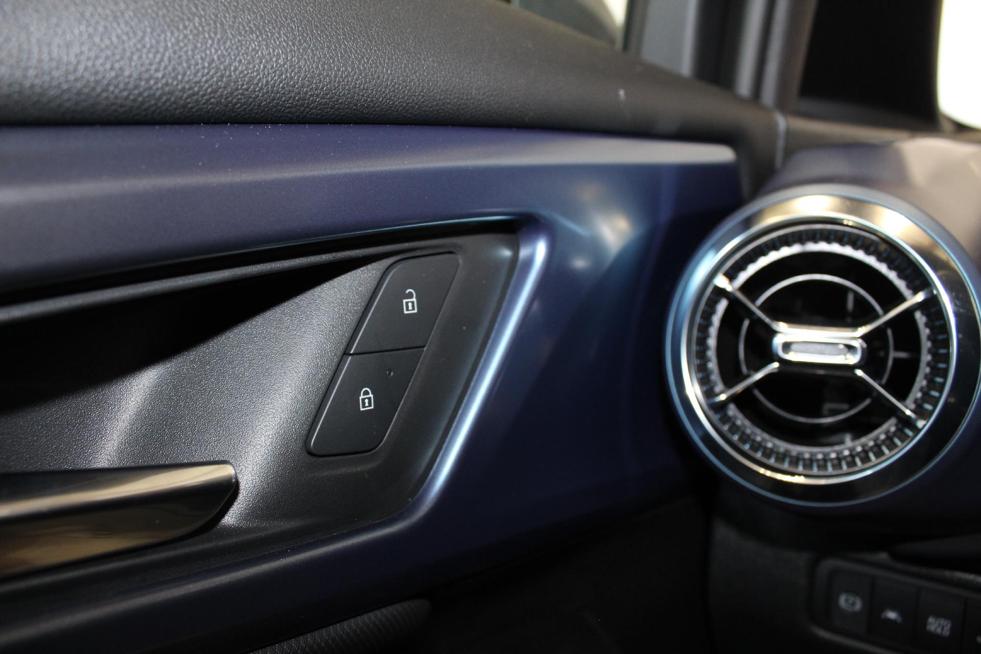 2025 Chevrolet Equinox EV Vehicle Photo in NORTHAMPTON, MA 01060-1120