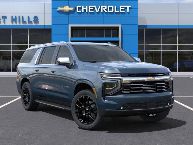 2025 Chevrolet Suburban Vehicle Photo in Roslyn, NY 11576