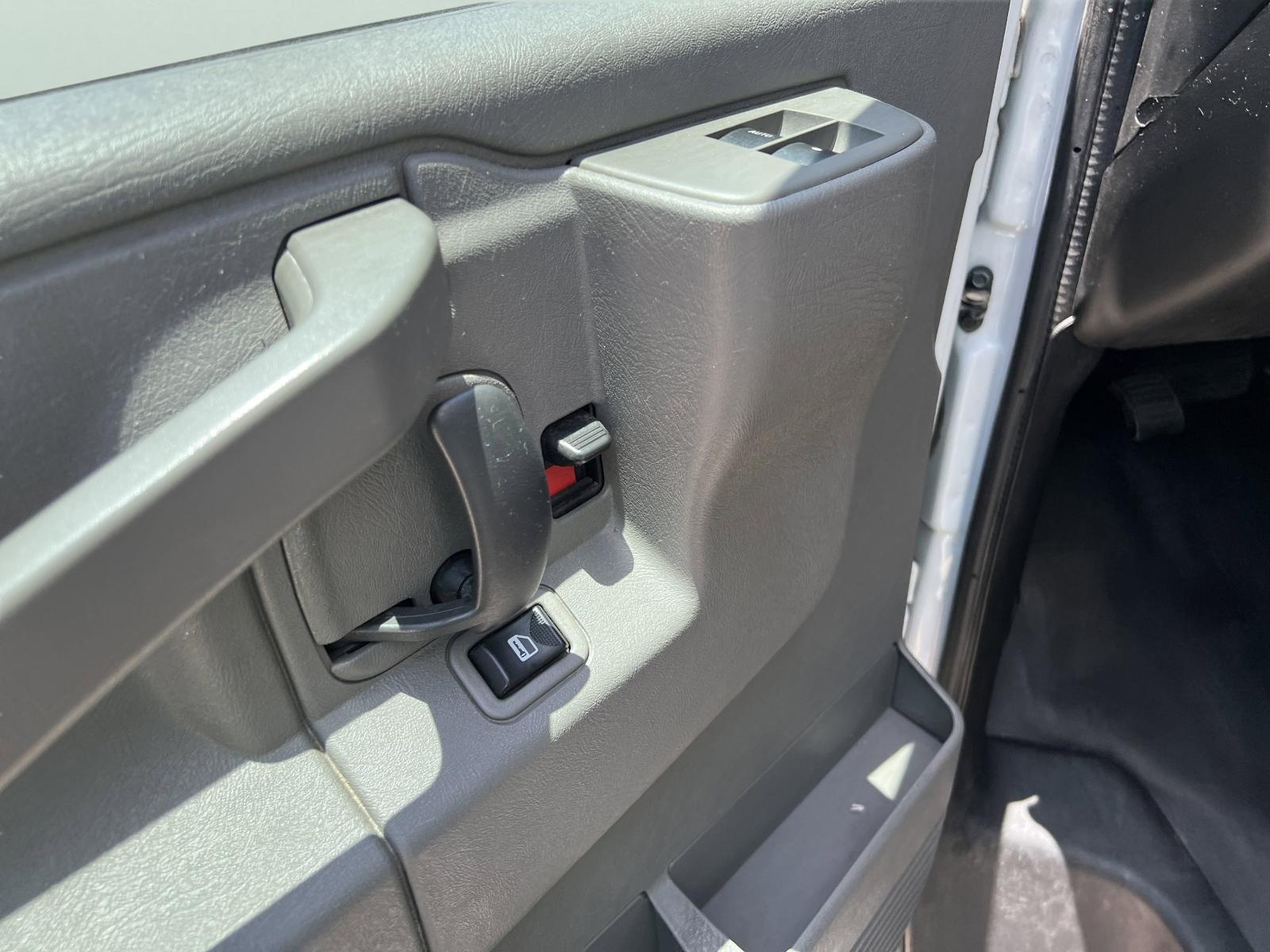2021 Chevrolet Express Cutaway 3500 Vehicle Photo in GEORGETOWN, TX 78626-7508