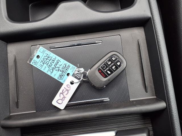 2025 Honda Odyssey Vehicle Photo in Oshkosh, WI 54904