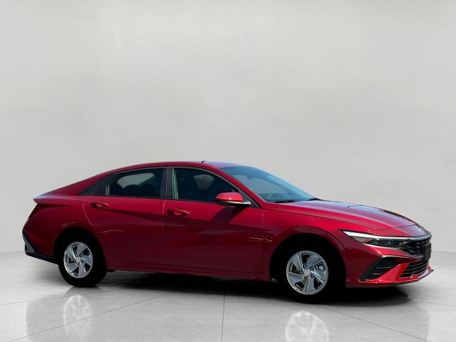 2025 Hyundai ELANTRA Vehicle Photo in Green Bay, WI 54304