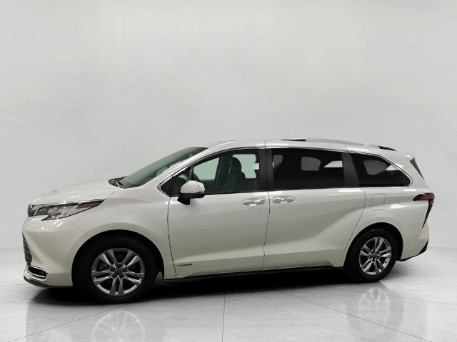 2021 Toyota Sienna Vehicle Photo in Appleton, WI 54913