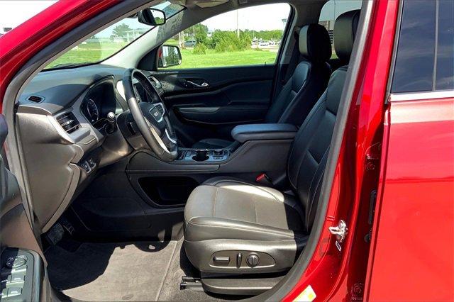2023 GMC Acadia Vehicle Photo in TOPEKA, KS 66609-0000