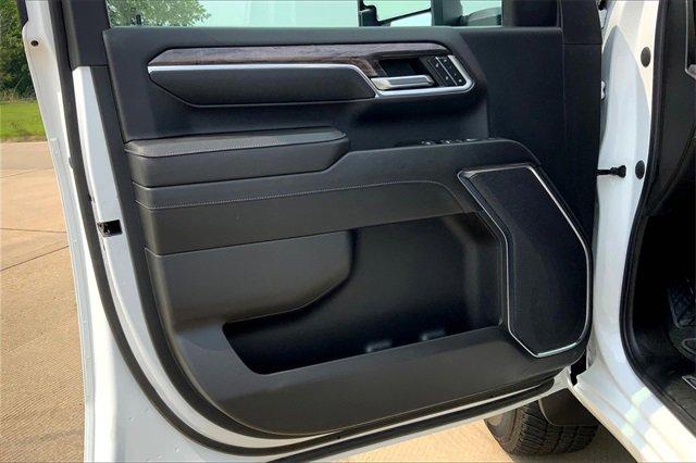 2024 Chevrolet Silverado 2500 HD Vehicle Photo in TOPEKA, KS 66609-0000