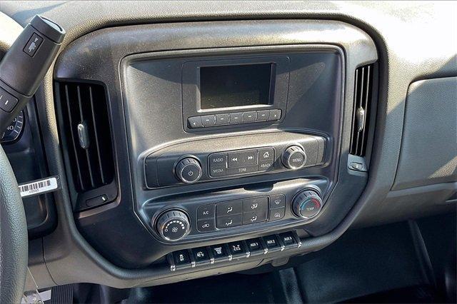 2024 Chevrolet Silverado Chassis Cab Vehicle Photo in INDEPENDENCE, MO 64055-1314