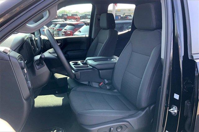 2025 Chevrolet Silverado 1500 Vehicle Photo in KANSAS CITY, MO 64114-4502