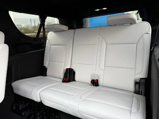 2025 Chevrolet Suburban Vehicle Photo in GARDNER, MA 01440-3110