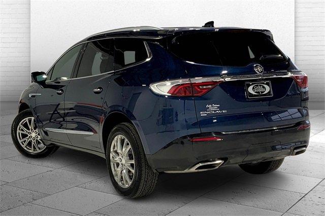 2022 Buick Enclave Vehicle Photo in TOPEKA, KS 66609-0000