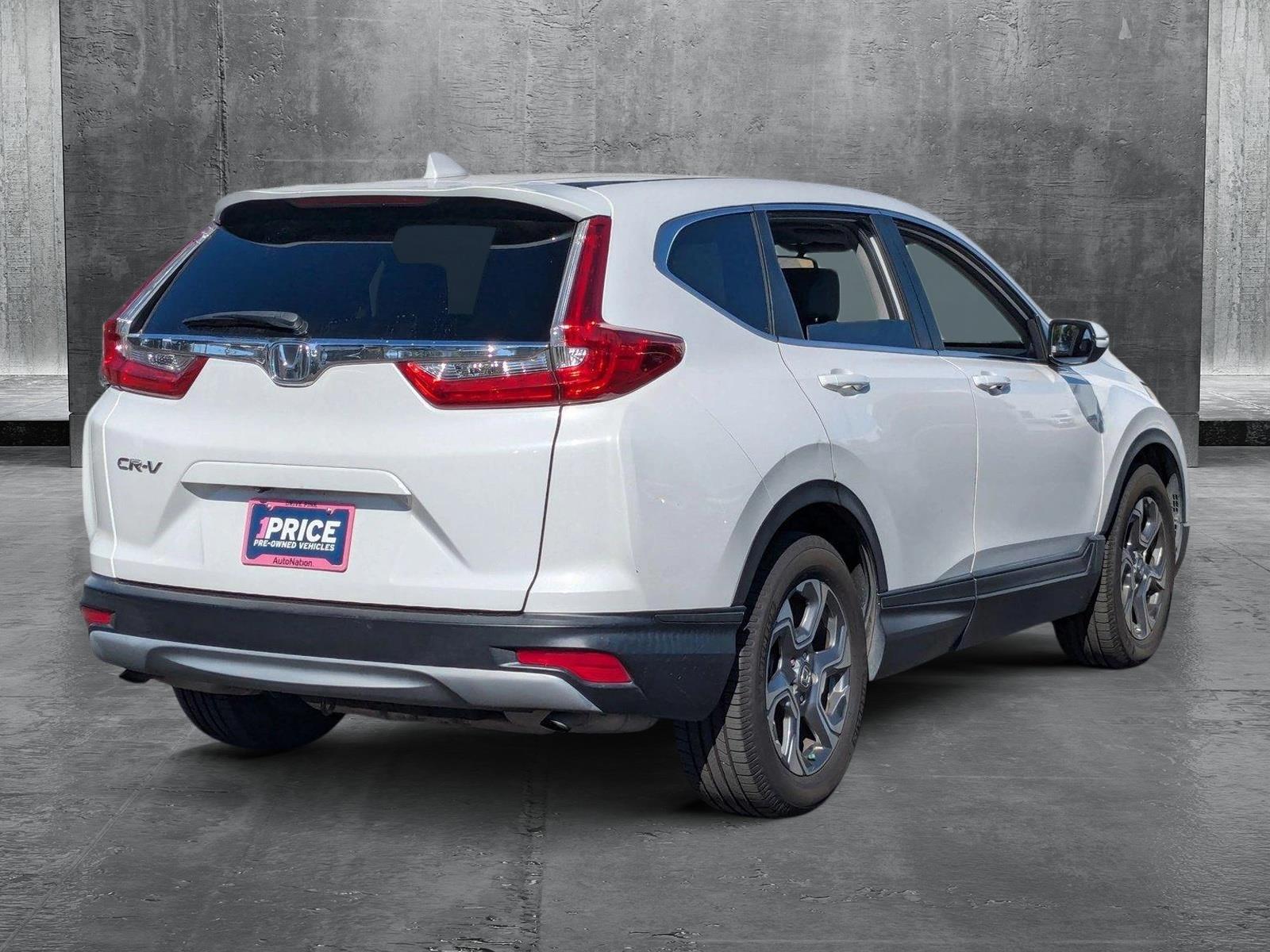 2019 Honda CR-V Vehicle Photo in VALENCIA, CA 91355-1705