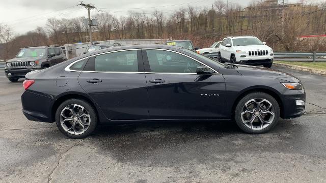 2022 Chevrolet Malibu Vehicle Photo in MOON TOWNSHIP, PA 15108-2571