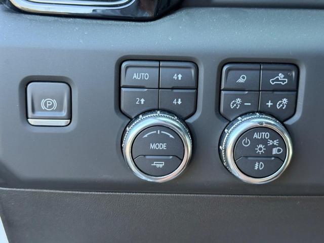 2023 GMC Sierra 1500 Vehicle Photo in COLUMBIA, MO 65203-3903