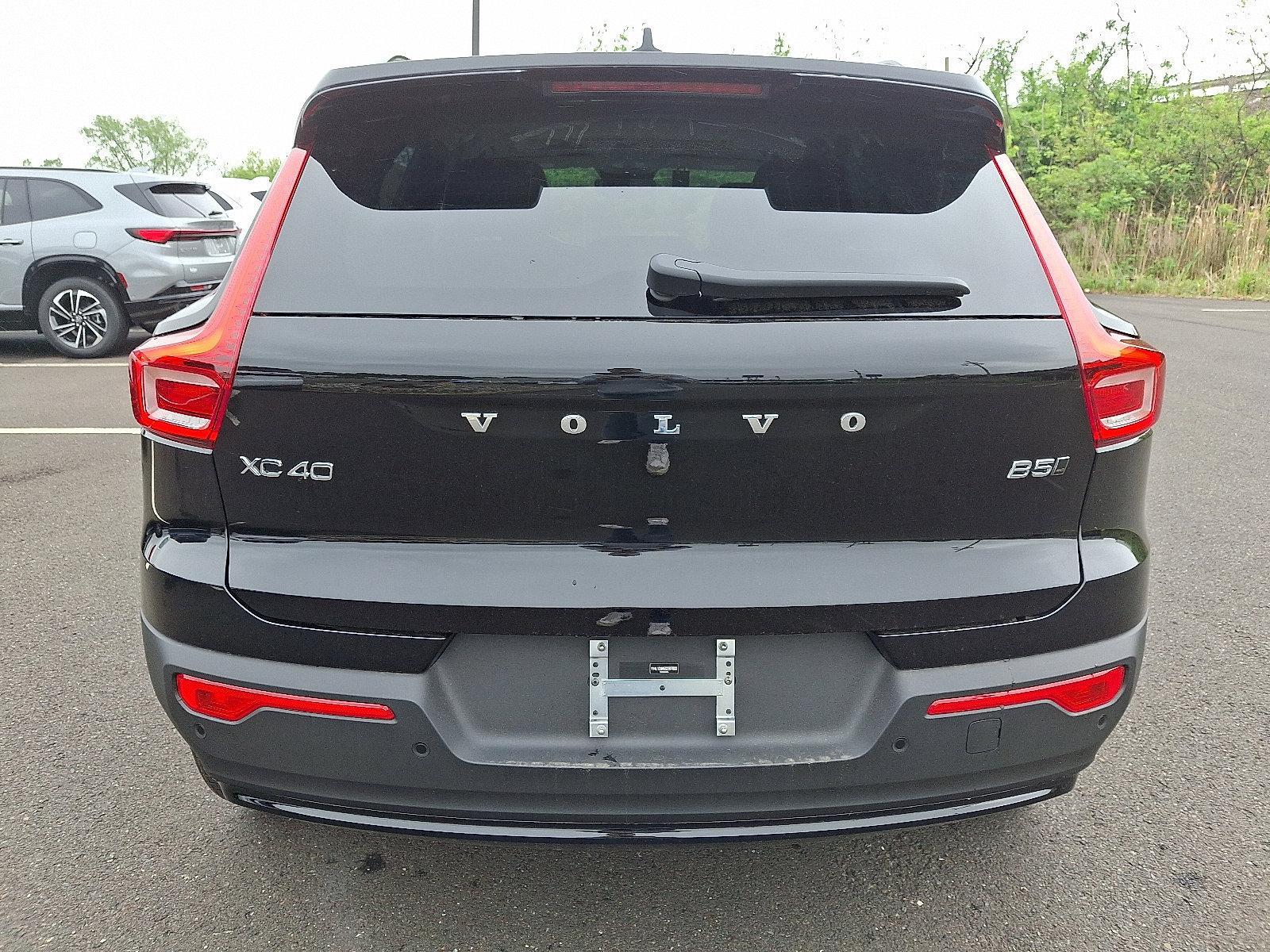 2025 Volvo XC40 Vehicle Photo in Trevose, PA 19053