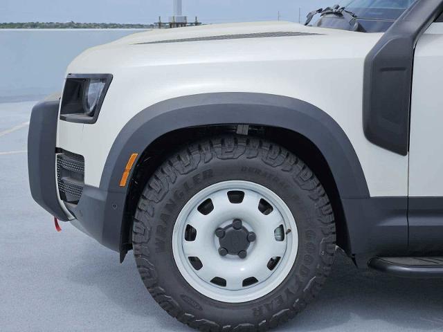 2024 Defender Vehicle Photo in AUSTIN, TX 78717