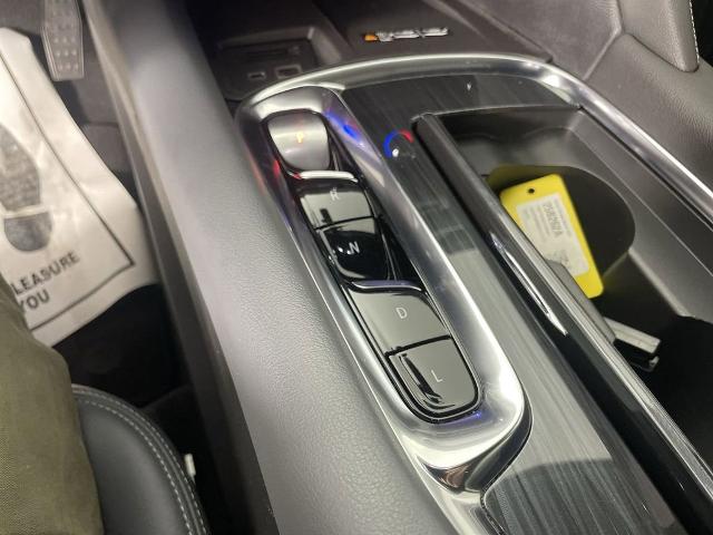 2024 Buick Enclave Vehicle Photo in GILBERT, AZ 85297-0402