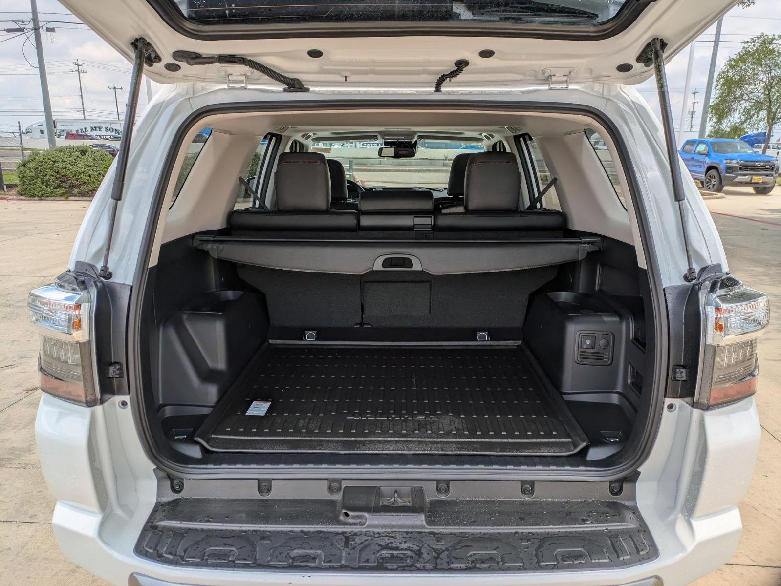 2024 Toyota 4Runner Vehicle Photo in SELMA, TX 78154-1460