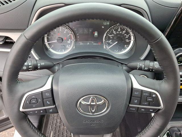 2024 Toyota Highlander Vehicle Photo in DANBURY, CT 06810-5034