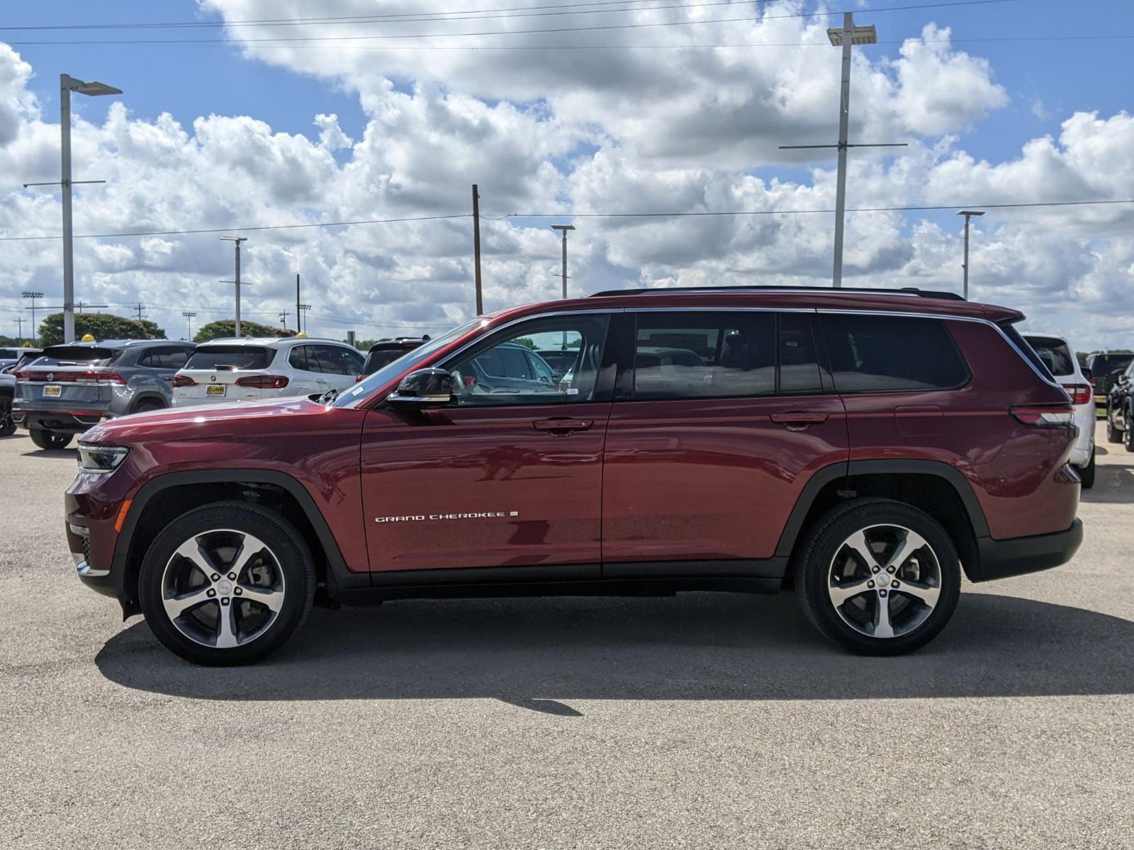 2023 Jeep Grand Cherokee L Vehicle Photo in Seguin, TX 78155