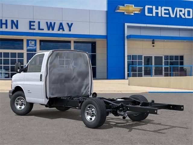 2025 Chevrolet Express Commercial Cutaway Vehicle Photo in ENGLEWOOD, CO 80113-6708