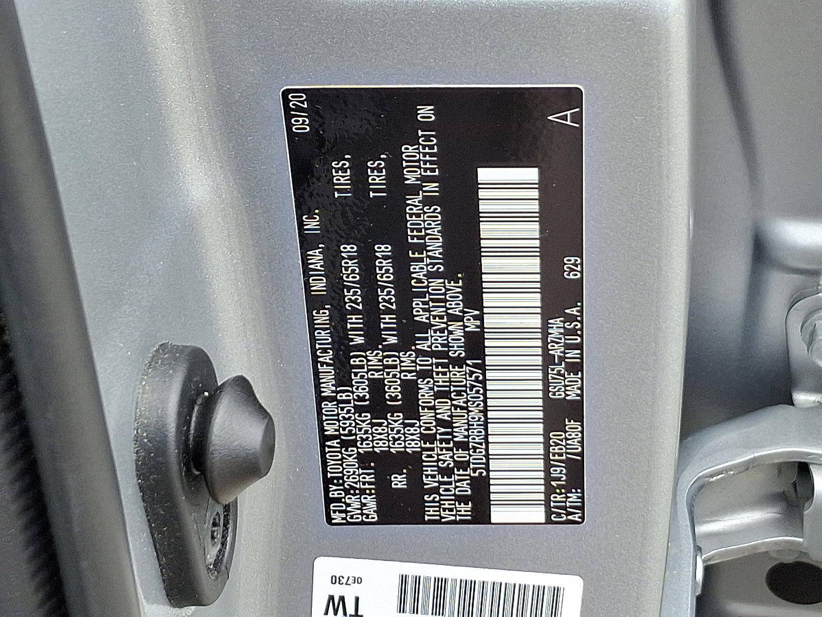 2021 Toyota Highlander Vehicle Photo in Trevose, PA 19053