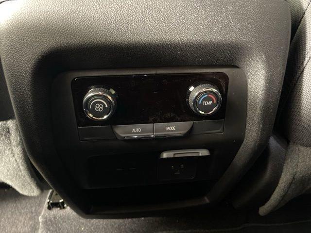 2025 Chevrolet Traverse Vehicle Photo in PHOENIX, AZ 85014-3381