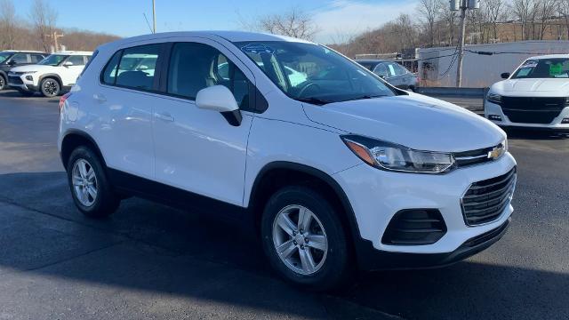 2020 Chevrolet Trax Vehicle Photo in MOON TOWNSHIP, PA 15108-2571