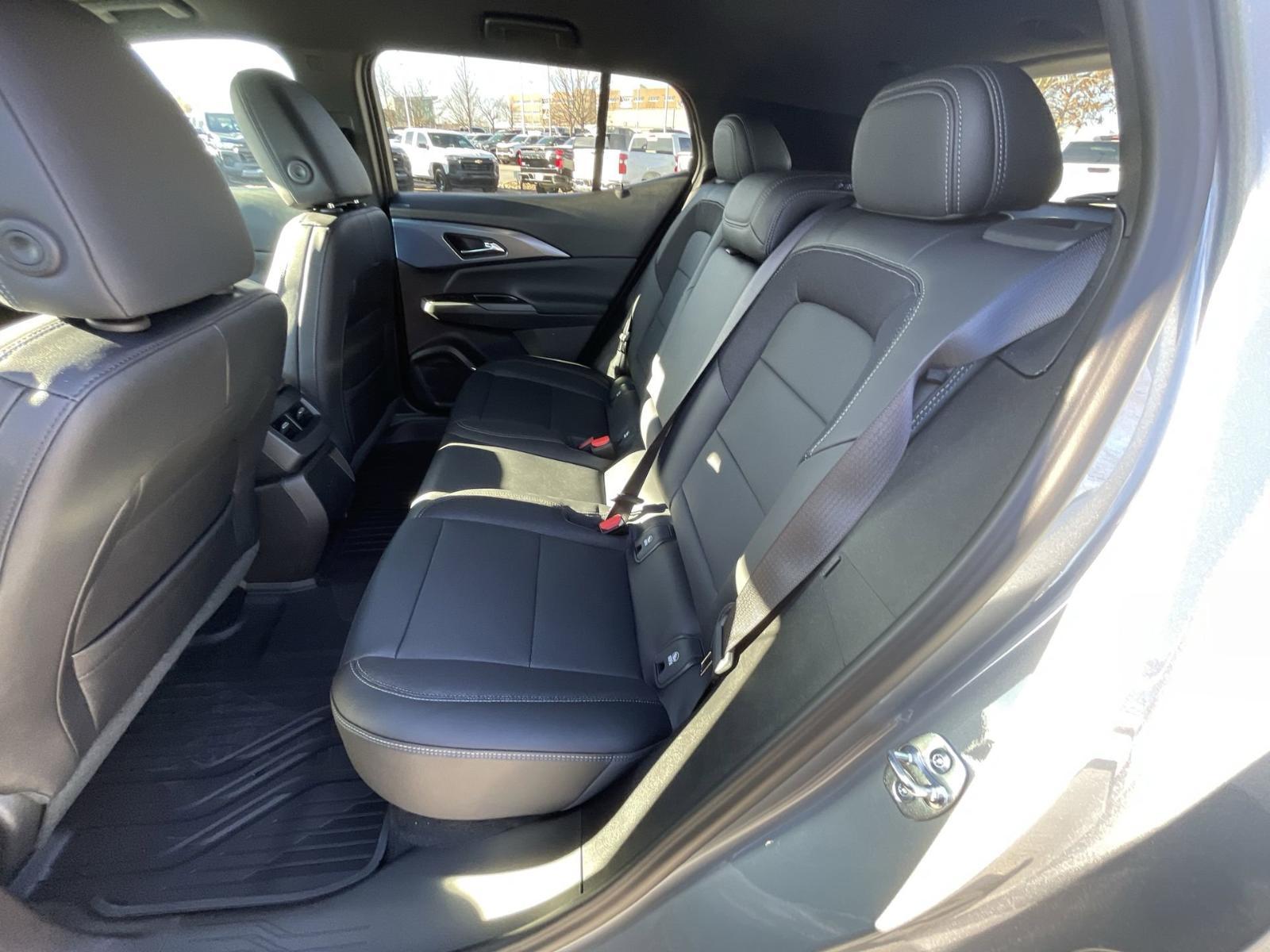 2025 Chevrolet Equinox EV Vehicle Photo in BENTONVILLE, AR 72712-4322