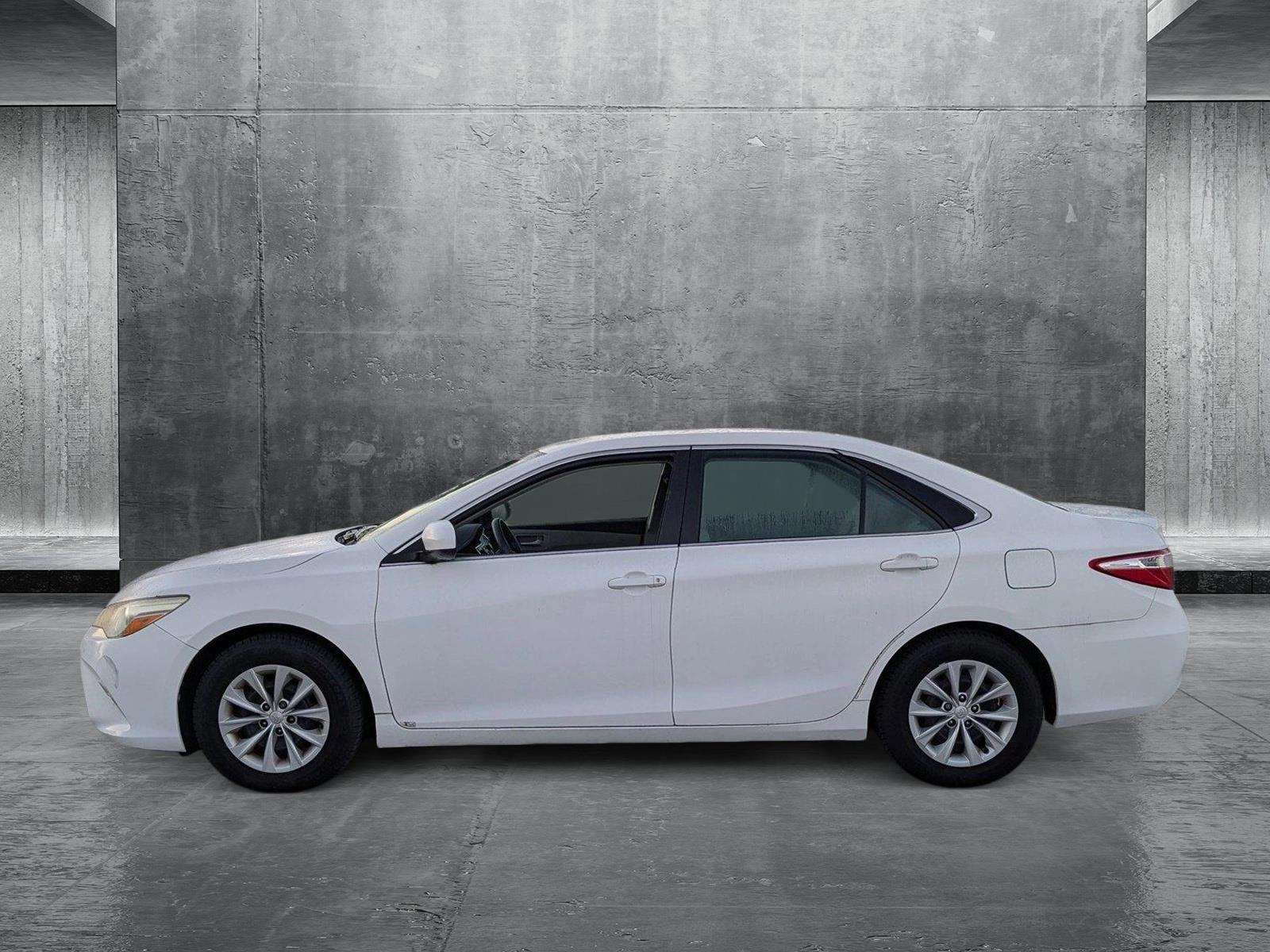 2015 Toyota Camry Vehicle Photo in PEMBROKE PINES, FL 33024-6534