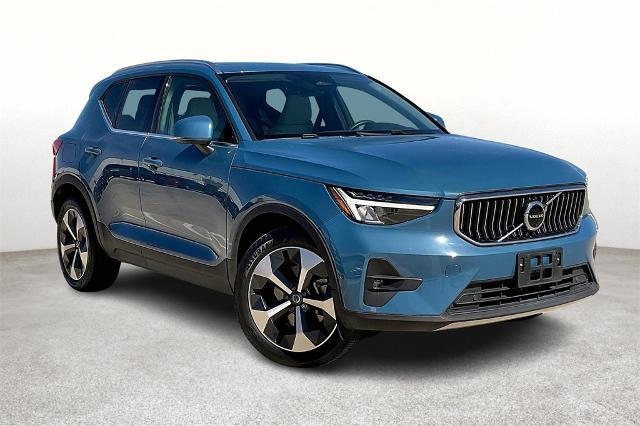 2023 Volvo XC40 Vehicle Photo in Grapevine, TX 76051