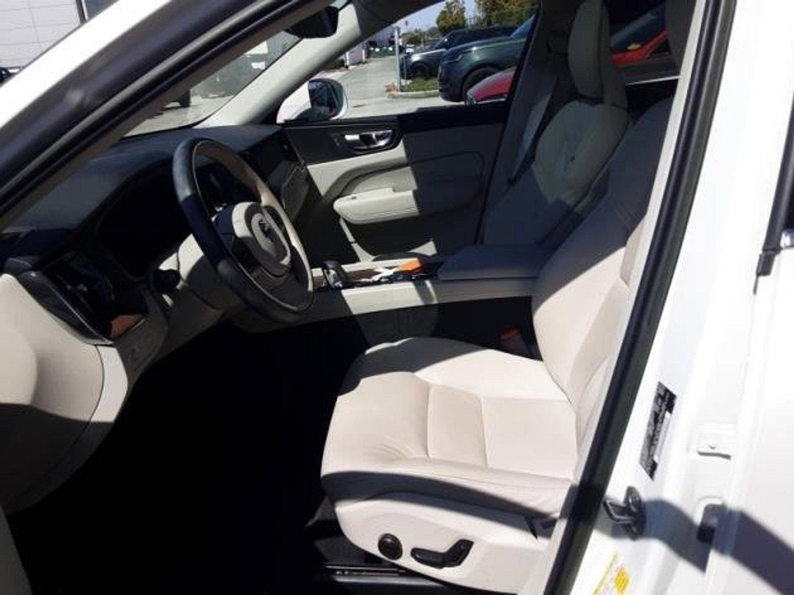 2022 Volvo XC60 Vehicle Photo in Trevose, PA 19053